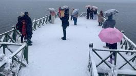 İstanbulun yanı başı beyaza büründü! Yerde 20 santimetre kar var