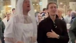 Süper Lig devinde kupalar kazanıyordu, şimdi gelinlik giyip şarkı söylüyor