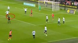 İki kere sarı kart gösterdiği oyuncuyu atmadı, sonrası daha bomba 