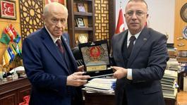 İzzet Ulvi Yönterin istifası sonrası Bahçeliden ilk açıklama