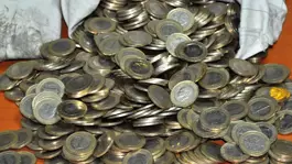 Altın renkli 25 kuruşları satışa çıkardı! İstediği para inanılmaz