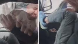 Kamyonetin yanına geldi, sürücüye camdan dehşeti yaşattı