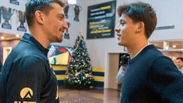 Mert Hakanın tahliye olduğunu gören Arda telefona sarıldı