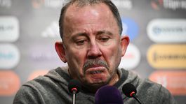 Sergen Yalçın derbi sonrası iki futbolcusunun biletini kesti