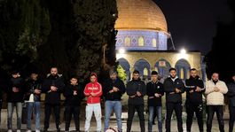 Mescid-i Aksa, 41 gün sonra ibadete açıldı