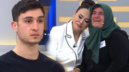 Ağlayan anne, taş kesilen evlat! Canlı yayında dikkat çeken görüntü