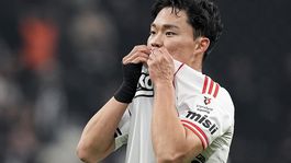 Dolmabahçedeki gol düellosunda 3 puan Beşiktaşın