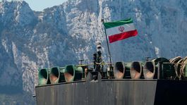 Hürmüzde gerginlik zirvede! İran gemisi ABD ablukasını deldi