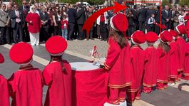 23 Nisan ruhuna yakışmayan görüntü! CHPliler çocuklara sırtlarını döndü