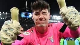 Üst üste 4 penaltı kurtaran Motta, takımını tek başına finale çıkardı