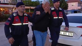 Öğrencilere istismarda bulunan bakkal kamera kayıtlarından yakalandı