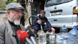Beykozda 4 gündür su kesintisi yaşanan mahallede, bidonlarla kuyruğa girdiler