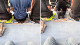 Vatandaş, önünde namaz kılan polisi kayda aldı: Düştüğü not bomba