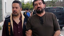 Elindeki kelepçeyi montla örten Rasim Ozan Kütahyalı: Bir yanlış anlaşılma var
