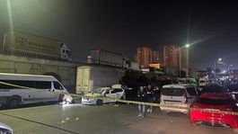 Küçükçekmecede bir otomobil dur ihtarına uymadı: 1 polis yaralandı