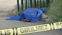 Yangından kurtulmuştu, sokakta böyle bulundu