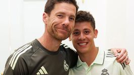 Xabi Alonso, İngiliz devinin başına geçti