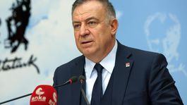 CHPli Meclis Üyesi İlker Uluerden olay iddia: Gökhan Zeybekin kızına 500 bin dolar gönderildi