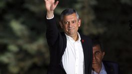 Çatlak söylentileri vardı! İşte grup başkanı seçilen Özgür Özelin aldığı oy sayısı