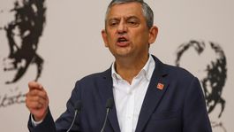 Özgür Özelden vekillerin "Yeni parti kuralım" teklifine sert yanıt