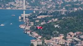 İstanbul semalarında HÜRJETTEN nefes kesen şov