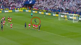 Dembelenin penaltısından sonra Paris tribünleri alev aldı