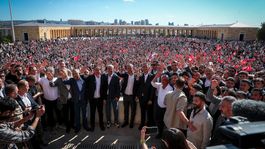 Kritik mitingde gövde gösterisi: Taraflarını belli eden milletvekilleri oradaydı