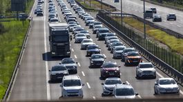Tatilciler dönüşe geçti, 4 ilde trafik durdu