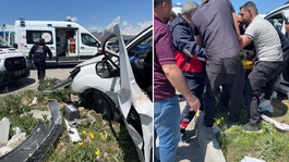 Vanda iki otomobil çarpıştı! 4 kişi hayatını kaybetti, 2 kişi yaralandı