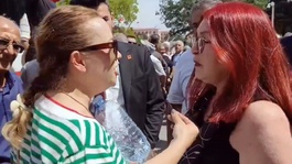 CHPli kadınların sokak ortasında Özel-Kılıçdaroğlu kavgası: Küfürler havada uçuştu