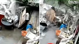 Tuvalete giren kadının üzerine bina çöktü! O anlar kamerada