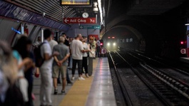 İzmirde kablo hırsızlığı girişimi metro seferlerini aksattı
