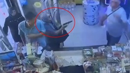 Silahı tutukluk yaptı! Bakın kocasını neden öldürmek istemiş