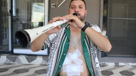 Ameliyattan çıktı, nefes egzersizini zurnayla yaptı