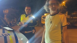 Polislere selam vermek için gitti, 50 bin ceza yeyip ehliyetinden oldu