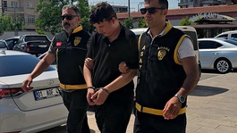 Sahte kimlikle kaçtı ama gerçek kolunda kazılıydı! Hapsi boyladı