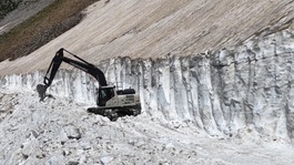 Temmuz ayına 1 gün kala hala 4 metre kar var