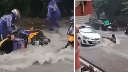 Çekmeköy’de motokuryeler sel sularına kapıldı