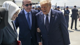 Ankaradaki karşılamada neler konuşuldu? Uçağını işaret edip Erdoğana bunları söyledi