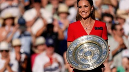 Wimbledonda Kate Zarafeti: Kırmızı Elbisesiyle Tüm Bakışları Topladı!