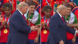Yamalın Trumpa bakışı kupa törenine damga vurdu