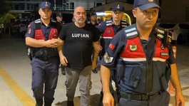 Ünlü yönetmen Ezel Akay uyuşturucu operasyonunda gözaltına alındı