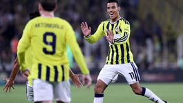 Kadıköyde resital! Fenerbahçe yıldızlarıyla tura göz kırptı