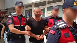 Yunanistan planı suya düştü! Çete lideri kız arkadaşının yanında enselendi