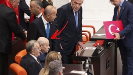 Bahçeli ile Dervişoğlu arasında soğuk rüzgarlar: Yan yana oturup tokalaşmadılar