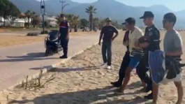 Plajlarda çanta çalarken suçüstü yakalandı! Mesleği şaşkına çevirdi