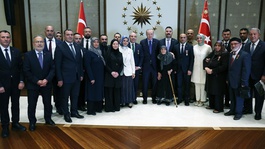 Cumhurbaşkanı Erdoğan, şehit aileleri ve gazileri kabul etti: Türkiyeyi bu sıkıntıdan ebediyen kurtaracağız