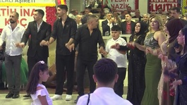 Aşiretin sünnet düğününde milyonlar havada uçuştu: İşte takılan para