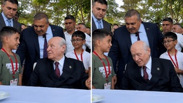 Ahlat’ta çocuklarla bir araya gelen Bahçeliden adını öğrendiği çocuğa anlamlı nasihat