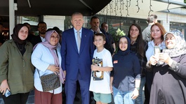 Cumhurbaşkanı Erdoğan, Üsküdarda esnafı ziyaret etti